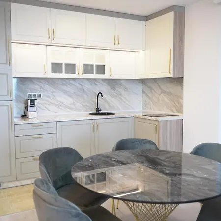 Santa Maria Luxury Suits 아파트호텔 4*