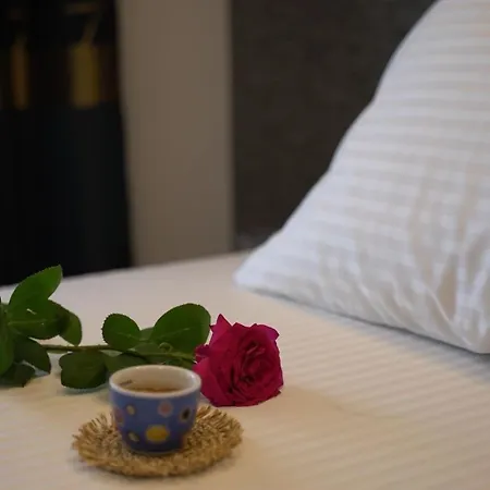 Santa Maria Luxury Suits Aparthotel 4*
