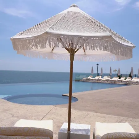 Santa Maria Luxury Suits Apartahotel