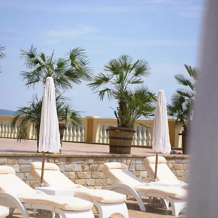 Ξενοδοχείο με διαμερίσματα Santa Maria Luxury Suits 4*