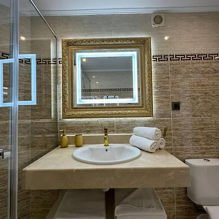 Santa Maria Luxury Suits Aparthotel