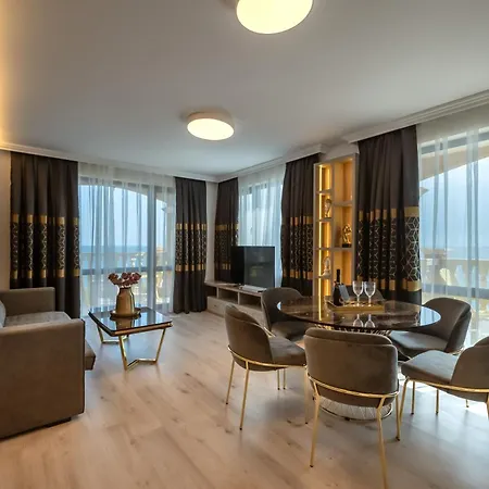 Santa Maria Luxury Suits Apartahotel 4*