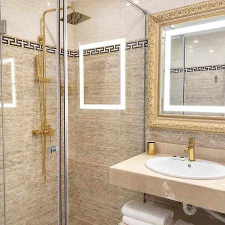 Ξενοδοχείο με διαμερίσματα Santa Maria Luxury Suits 4*
