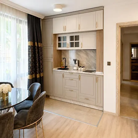 Ξενοδοχείο με διαμερίσματα Santa Maria Luxury Suits 4*