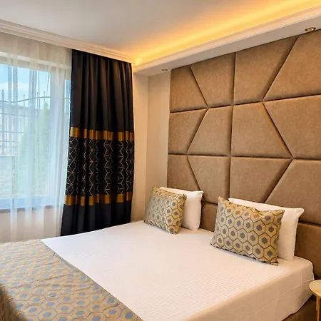 Ξενοδοχείο με διαμερίσματα Santa Maria Luxury Suits Ράβντα