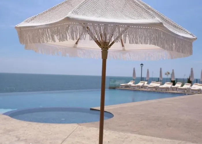 Santa Maria Luxury Suits Aparthotel