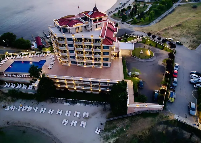 Santa Maria Luxury Suits Aparthotel