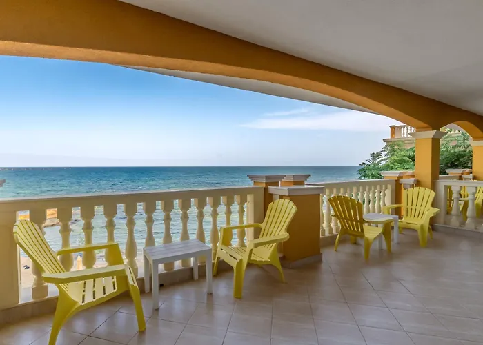 Santa Maria Luxury Suits Aparthotel