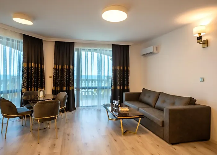 Aparthotel Santa Maria Luxury Suits 4*