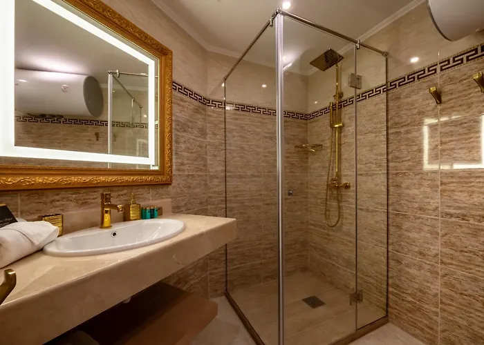 Santa Maria Luxury Suits Aparthotel